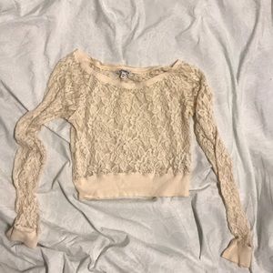 Lace long sleeve crop top